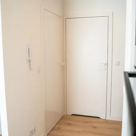 K&m Tauron Arena, Lema Apartamento