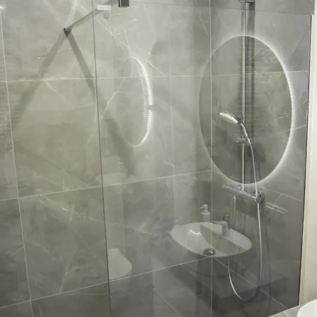 Apartment K&m Tauron Arena, Lema *