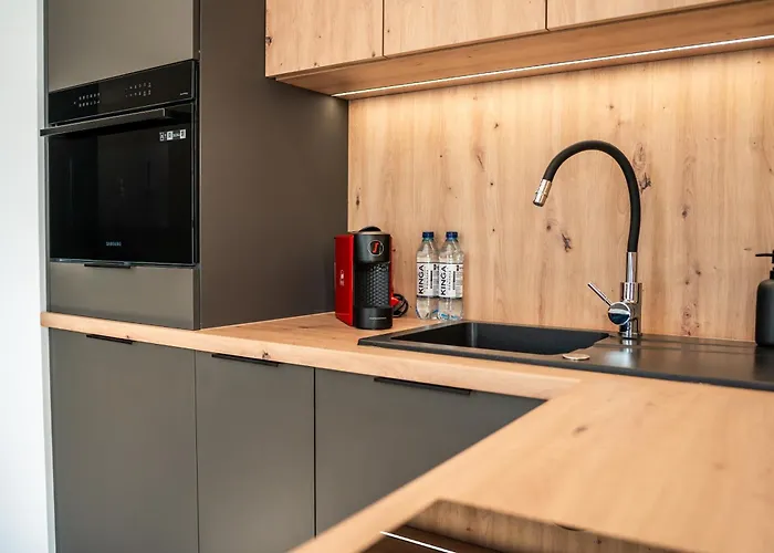 K&m Tauron Arena, Lema Apartamento *